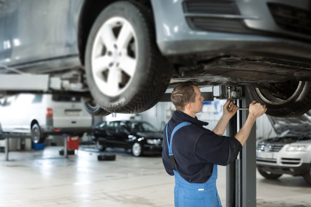 Automobilių servisas įmonių autoparkui: kaip suplanuota priežiūra mažina prastovas ir&nbsp;išlaidas